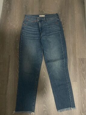 Madewell Jeans- The Perfect Vintage Straight Leg Jean in Ainswell Wash. Size 28